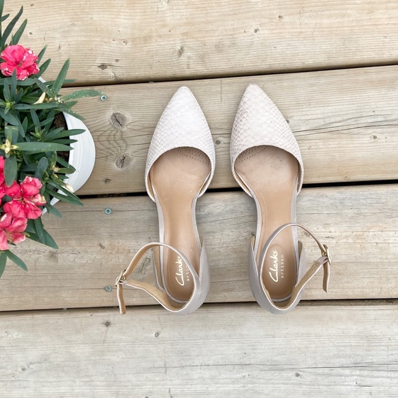 *SOLD* Clarks Artisan Slingback Heels Size 7 - Picture 2 of 9